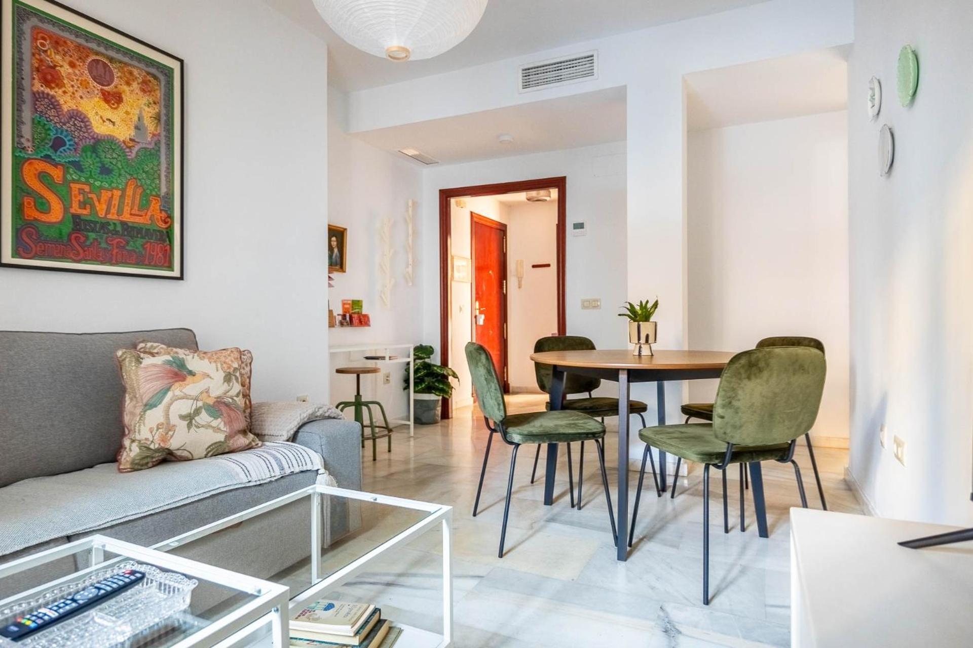 Piso Con Patio Privado Y Parking Nervion Sevilla Esterno foto