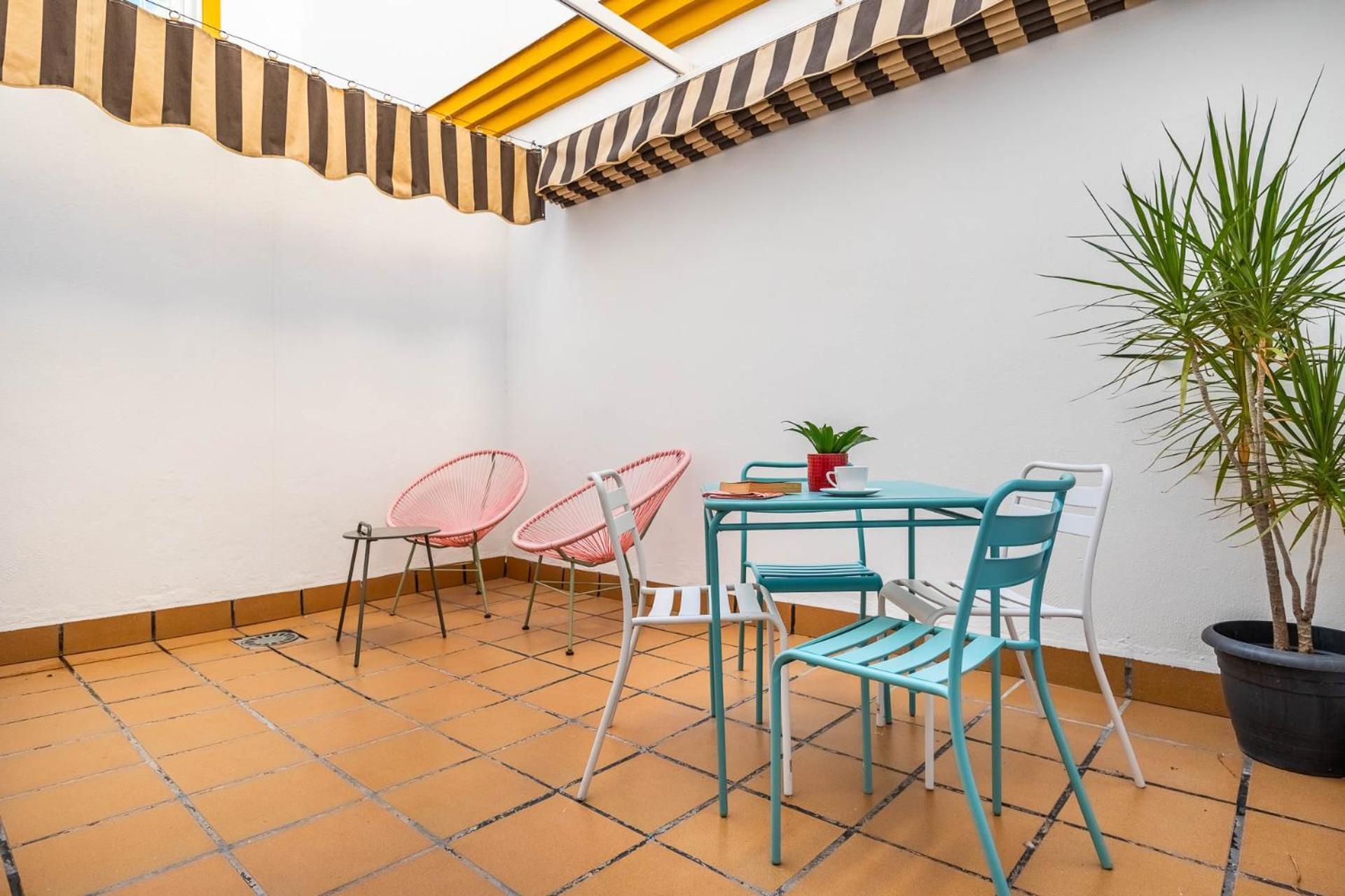 Piso Con Patio Privado Y Parking Nervion Sevilla Esterno foto